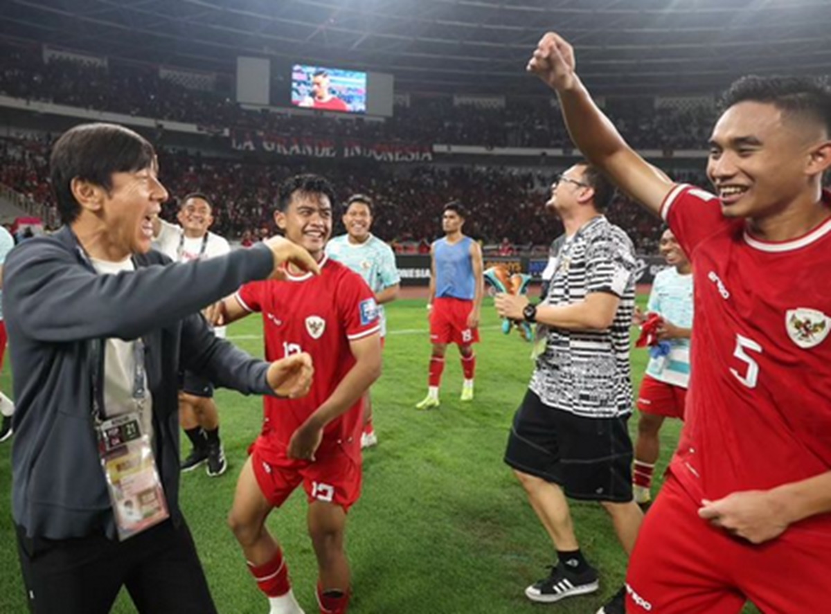 Shin Tae-yong bersama para pemain Timnas Indonesia.